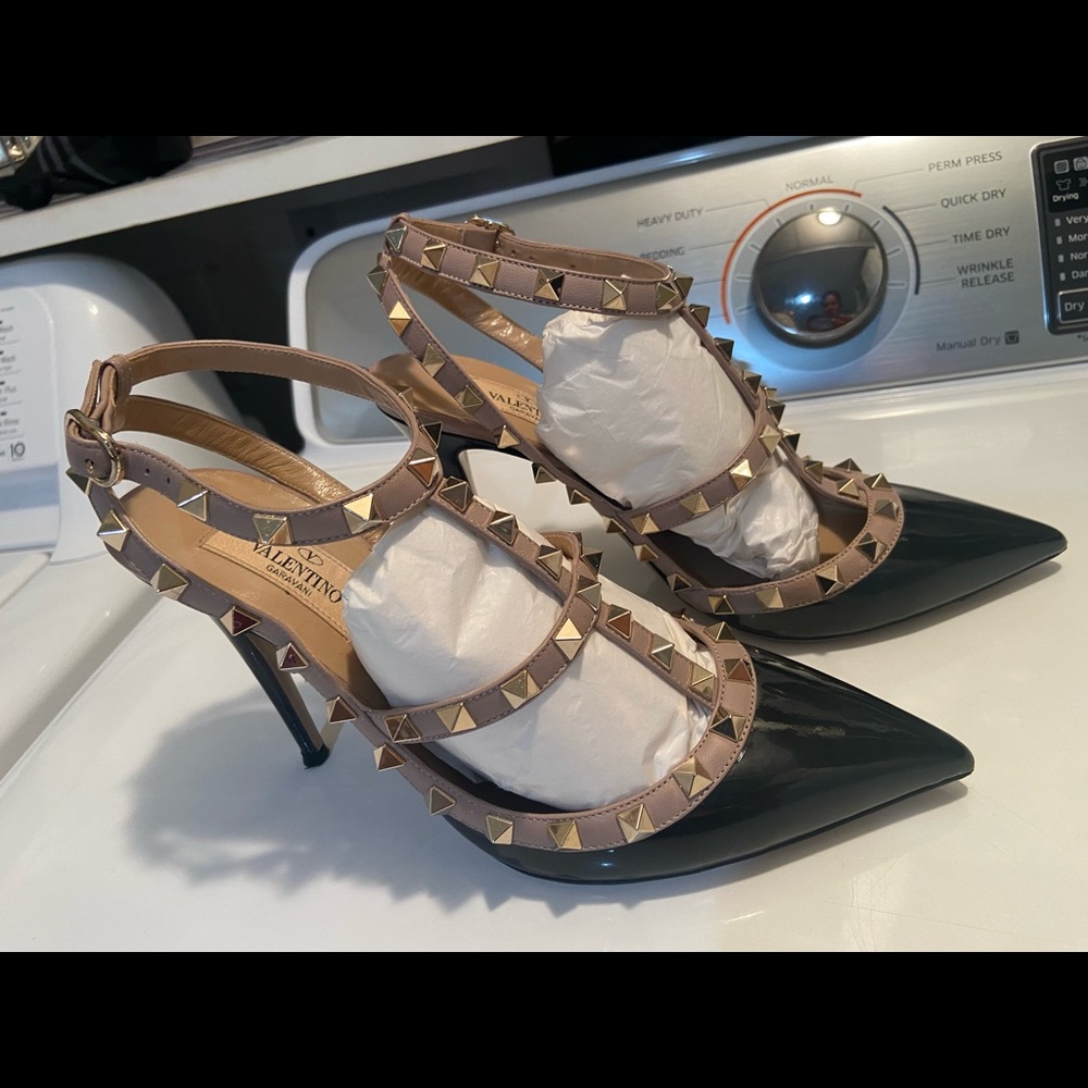 Authentic Valentino Rock Studs, make a statement - Picture 9 of 13